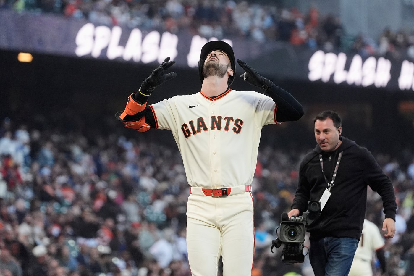 Giants beat the Rockies 8-2 to start a 4-game series | iNFOnews.ca Giants beat the Rockies 8-2 to start a 4-game series | iNFOnews.ca