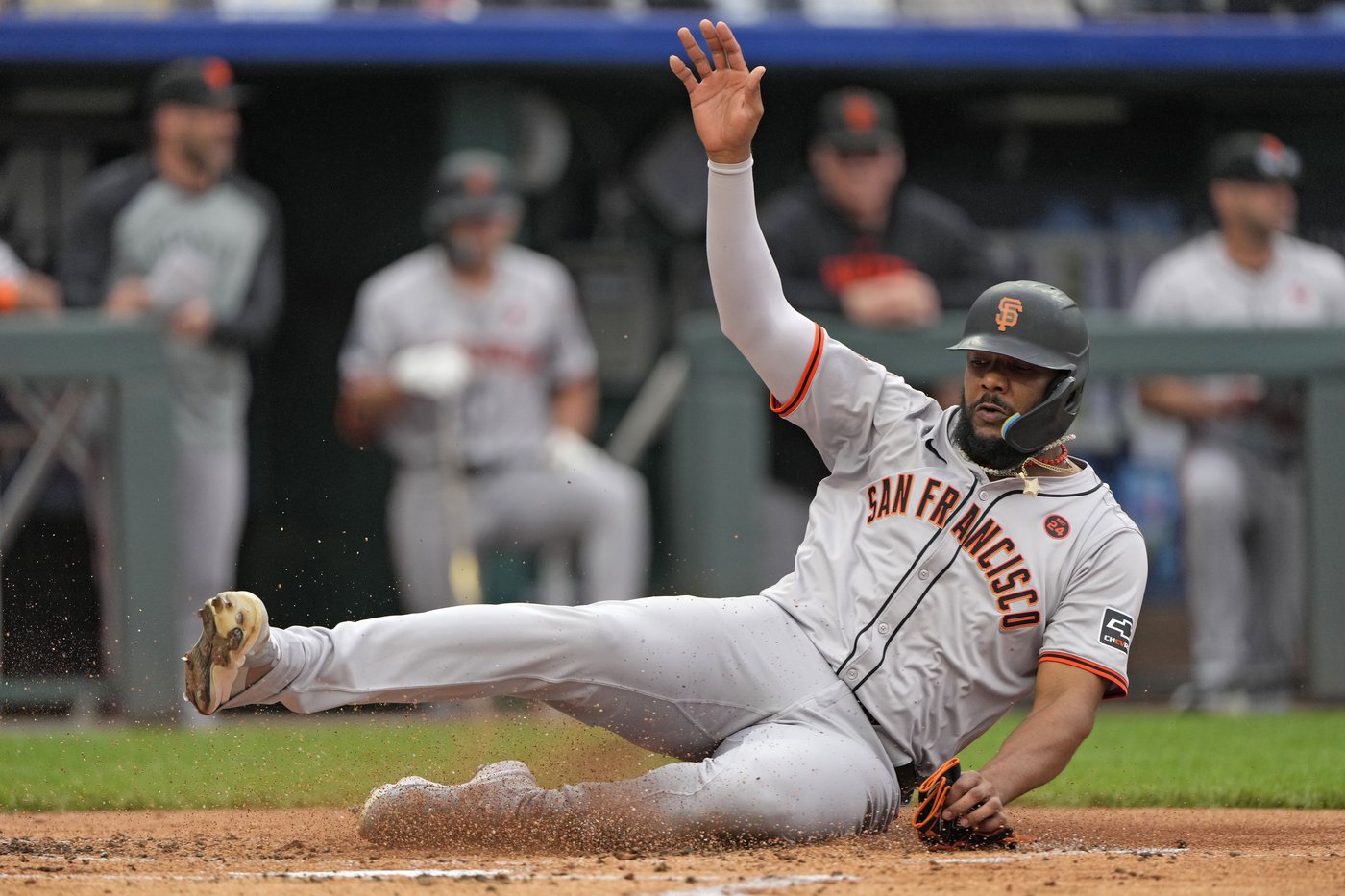 Snell strikes out 9 as the Giants beat the Royals 2-0 to complete a 3-game series sweep | iNFOnews.ca