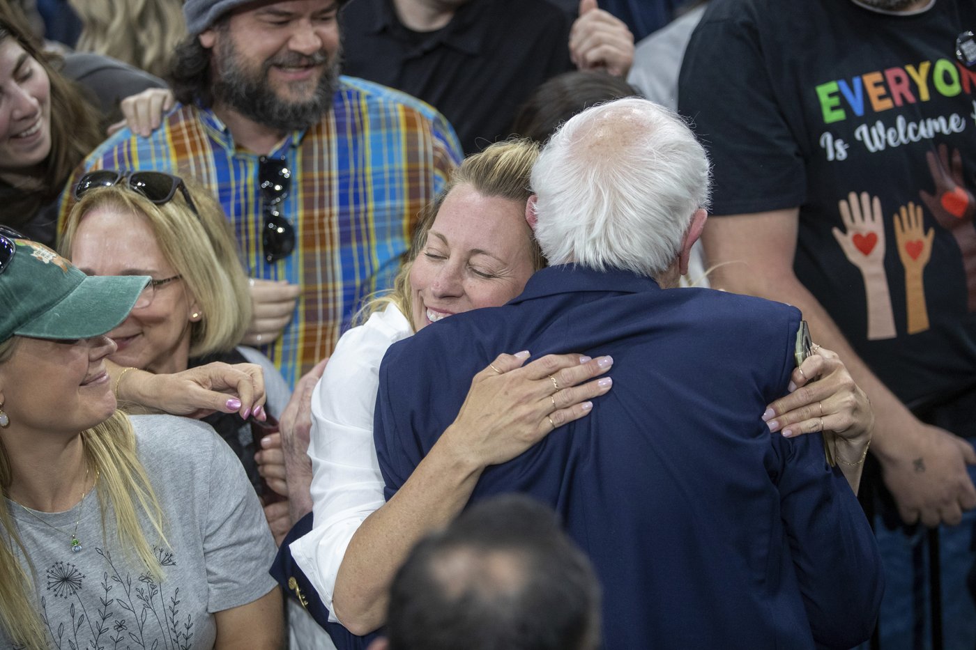 PHOTO COLLECTION: AOC Bernie Sanders | iNFOnews.ca
