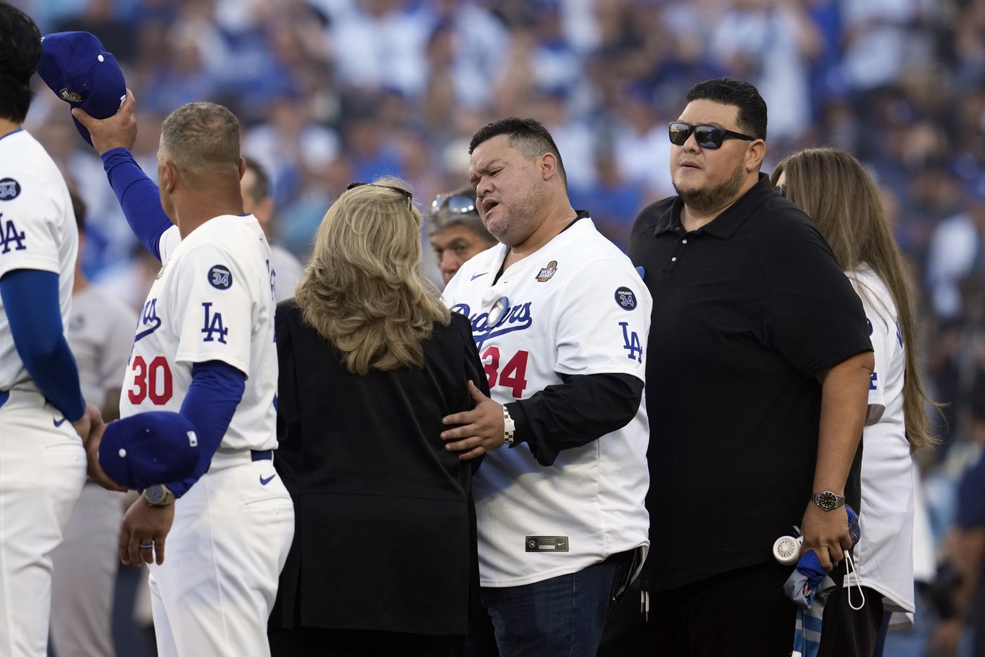 Fernando Valenzuela's presence looms large over Dodger Stadium at the World Series opener | iNFOnews.ca