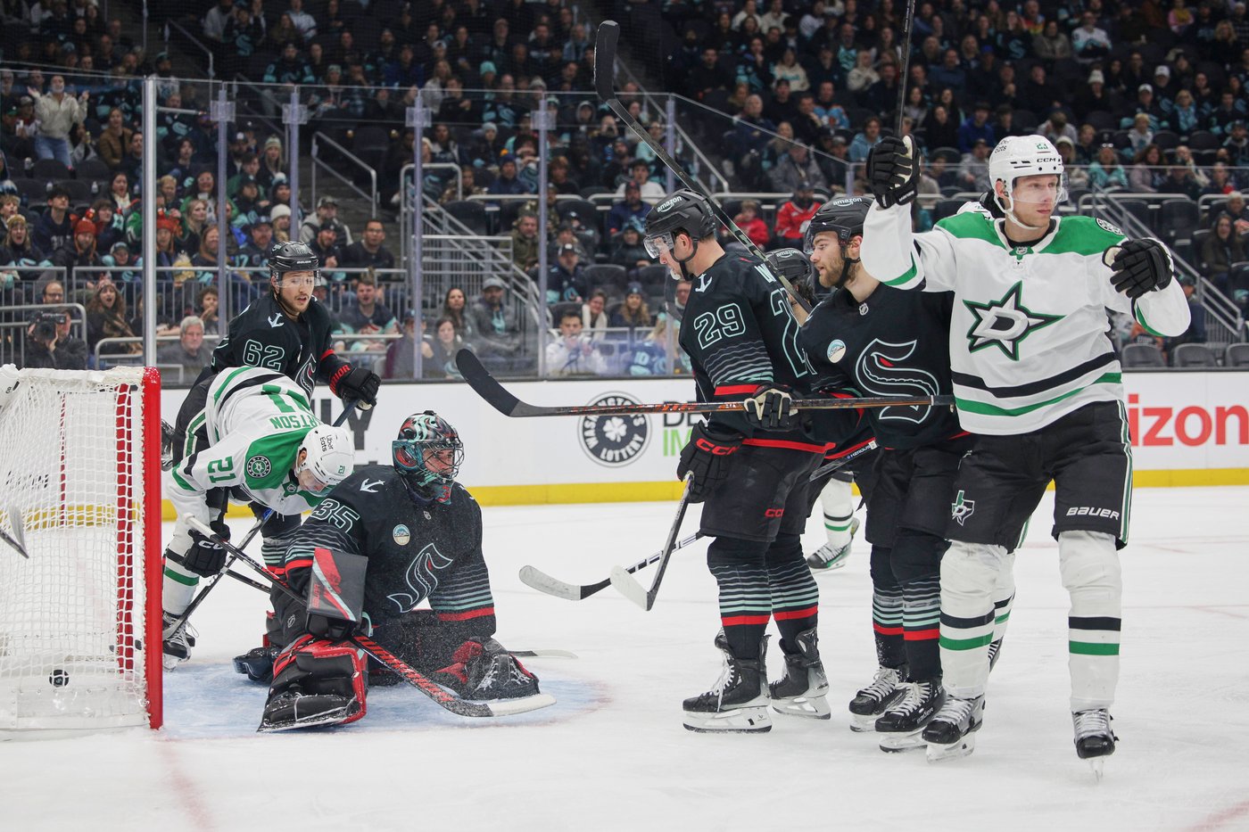 Kolyachonok breaks late tie with 1st goal of season, Stars beat Kraken 3-2 | iNFOnews.ca