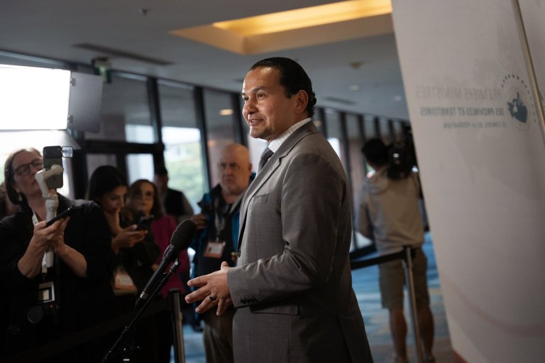 Holt, Kinew say they would defend Canada amid sovereignty push in Alberta, Quebec | iNFOnews.ca