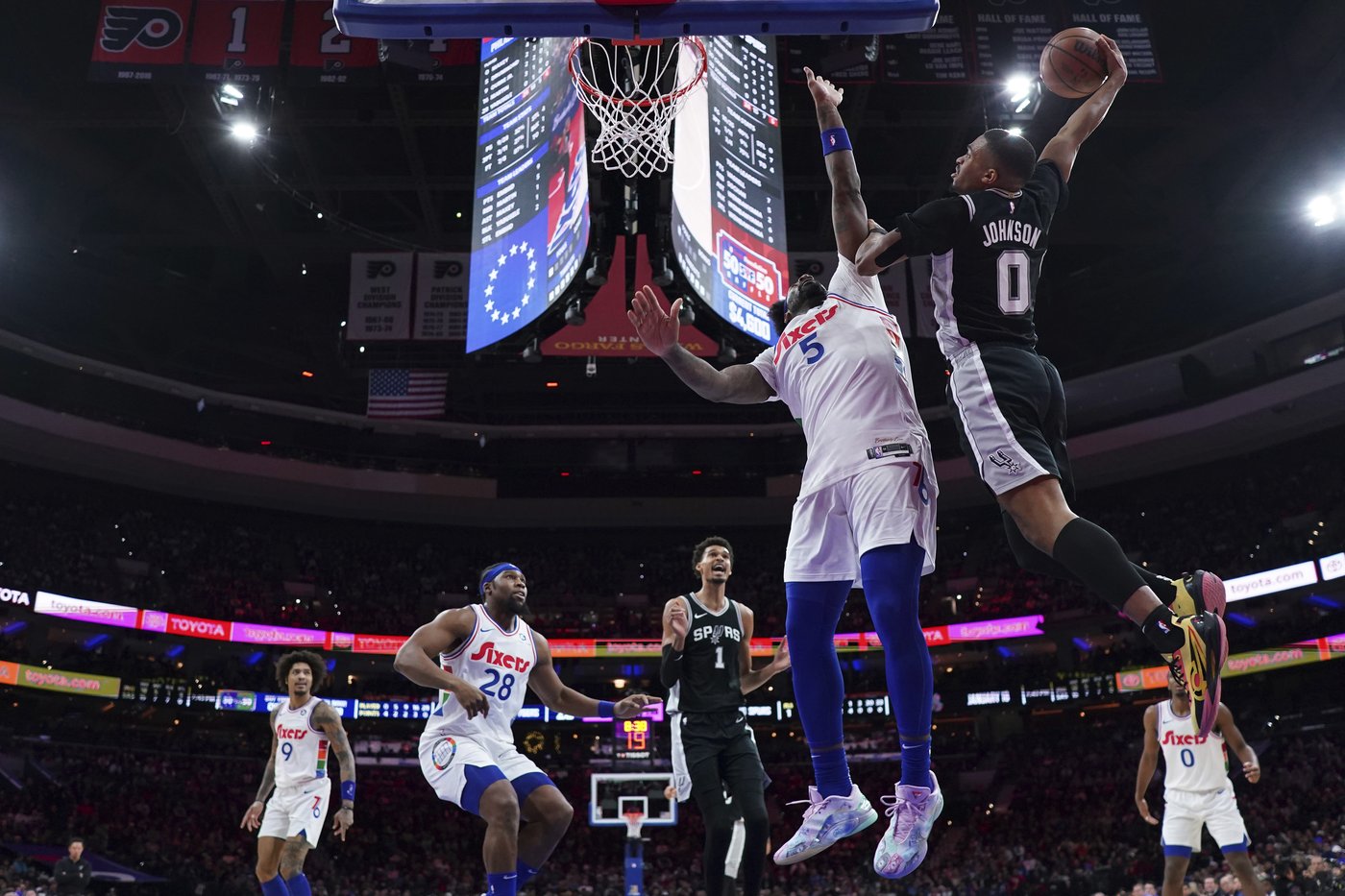 Maxey rallies the 76ers to a 111-106 victory over the Spurs after Embiid is ejected | iNFOnews.ca Maxey rallies the 76ers to a 111-106 victory over the Spurs after Embiid is ejected | iNFOnews.ca
