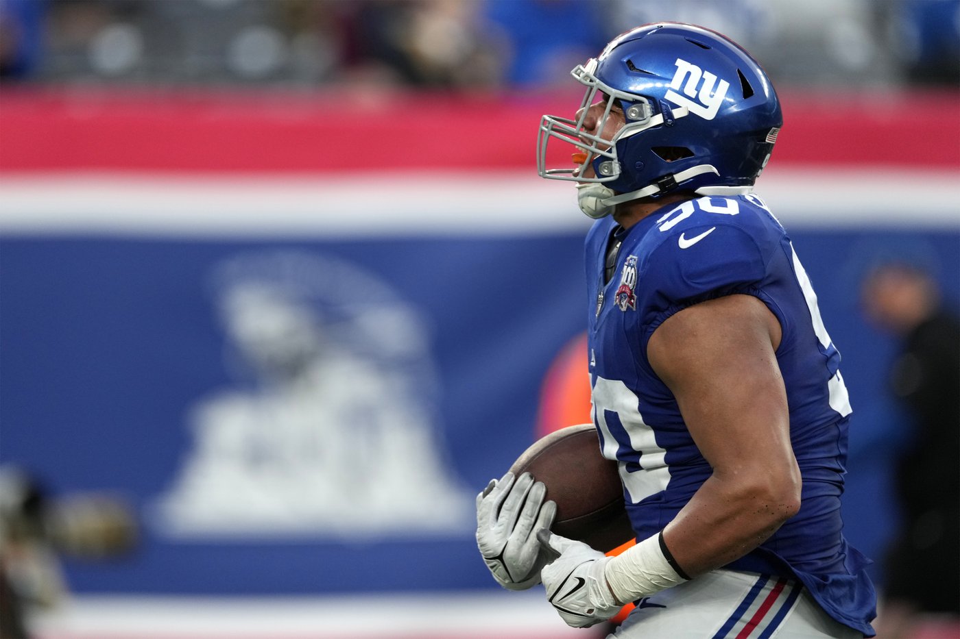 Barkley will not pursue season rushing record for NFC East champion Eagles against Giants | iNFOnews.ca