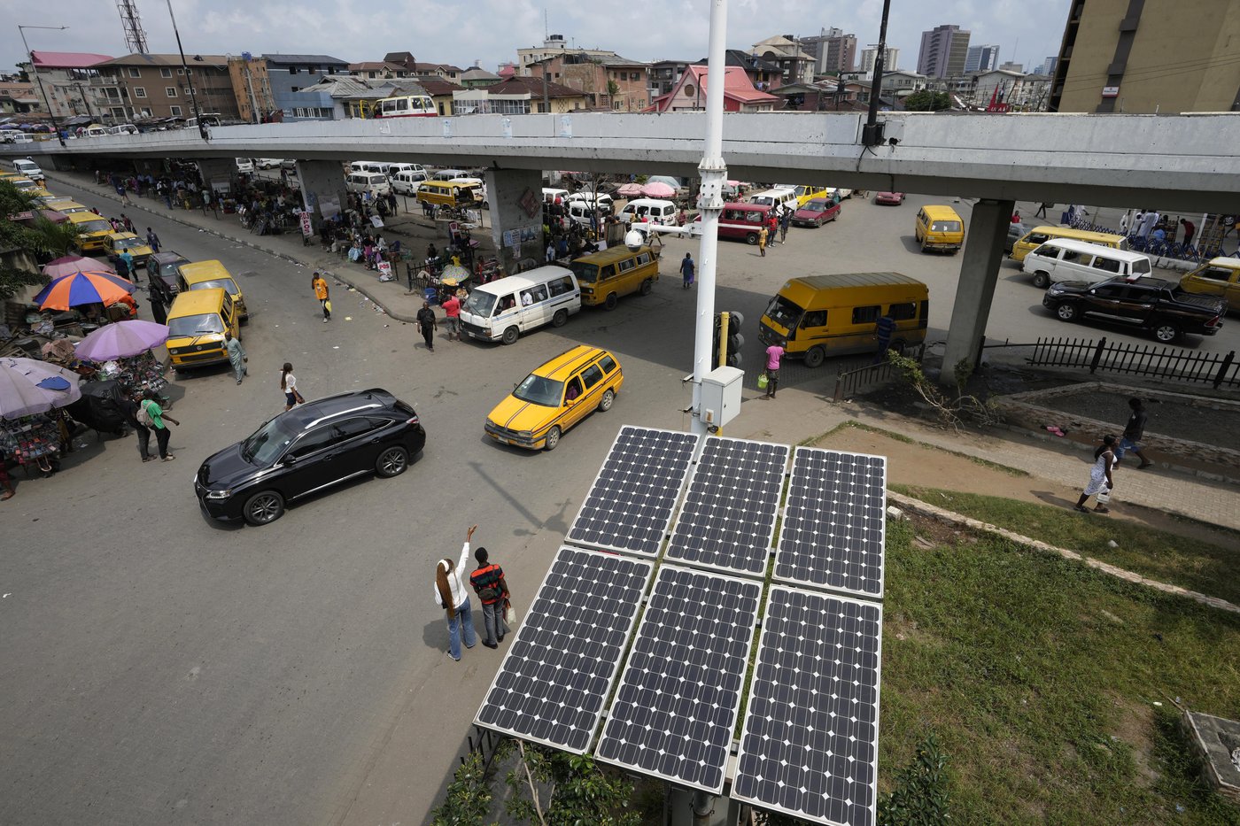 Nigerians press for solar jobs and electricity, with little success | iNFOnews.ca