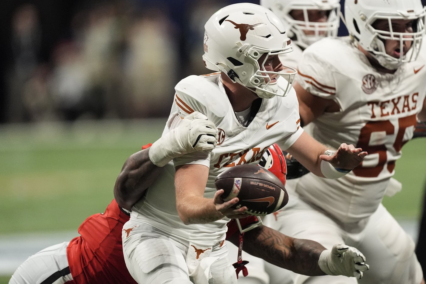 Texas feels 'sting' of losing SEC title but still optimistic about winning the national championship | iNFOnews.ca