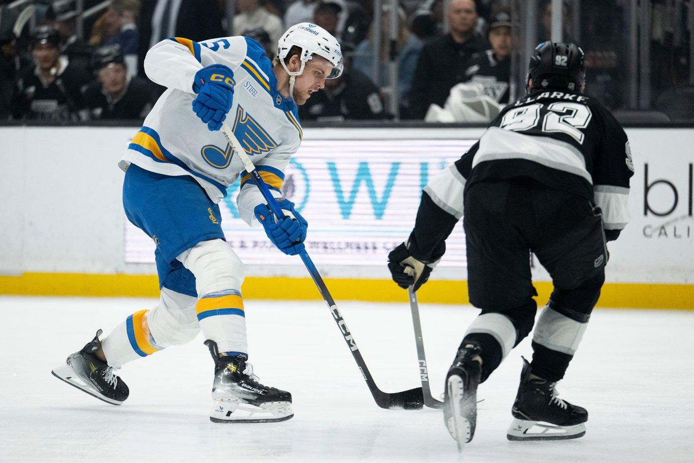 Trevor Moore’s overtime goal lifts Kings to 2-1 win over Blues and into playoff position | iNFOnews.ca