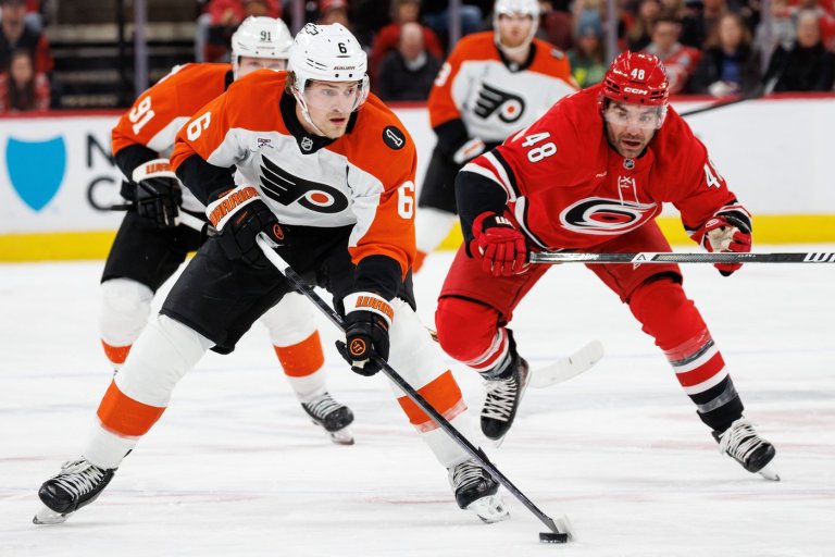 Svechnikov scores in shootout as Hurricanes beat Flyers 3-2 for 4th straight win | iNFOnews.ca