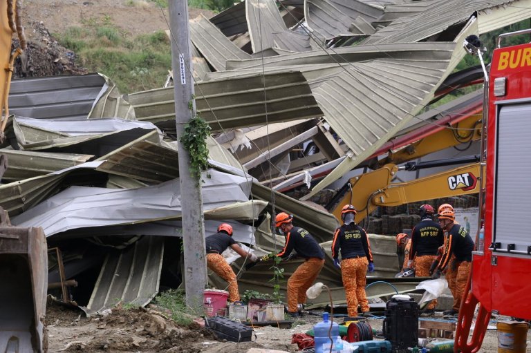 Photos show aftermath of avalanche of garbage at a Philippines landfill | iNFOnews.ca
