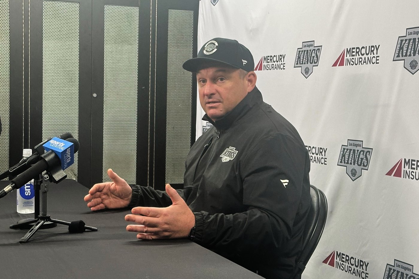 L.A. Kings fire coach Jim Hiller, name D.J. Smith as interim replacement | iNFOnews.ca L.A. Kings fire coach Jim Hiller, name D.J. Smith as interim replacement | iNFOnews.ca