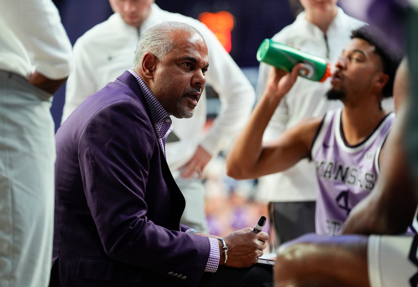 Kansas State coach Jerome Tang erupts after 29-point loss as fans wear paper bags | iNFOnews.ca