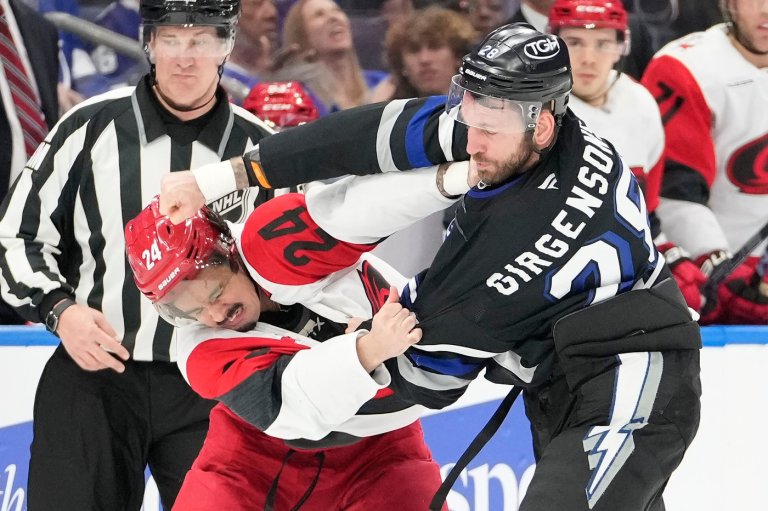 iN NUMBERS: Many British Columbians support NHL fighting ban | iNFOnews.ca
