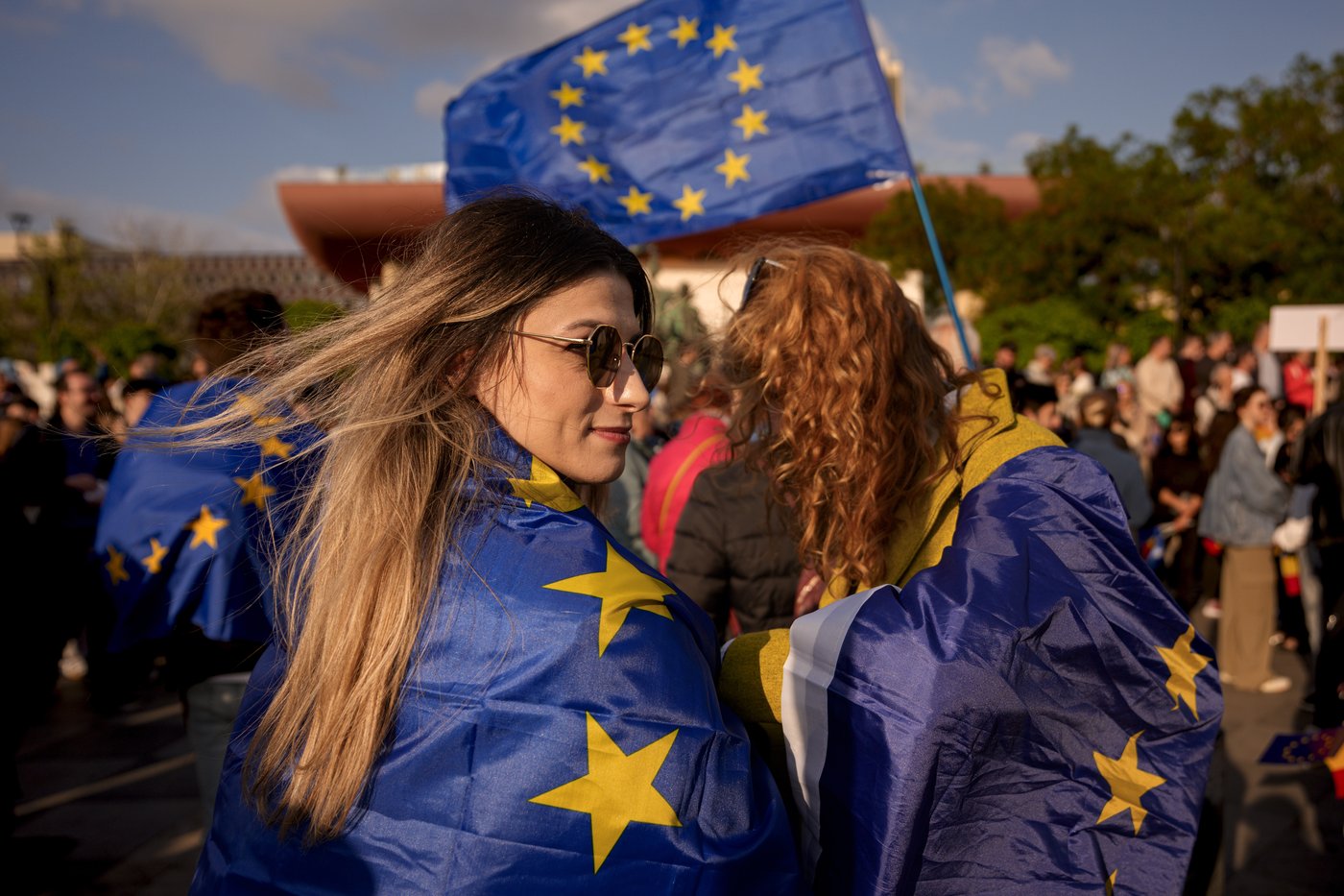 PHOTO COLLECTION: Romania Election Pro-EU Rally | iNFOnews.ca PHOTO COLLECTION: Romania Election Pro-EU Rally | iNFOnews.ca
