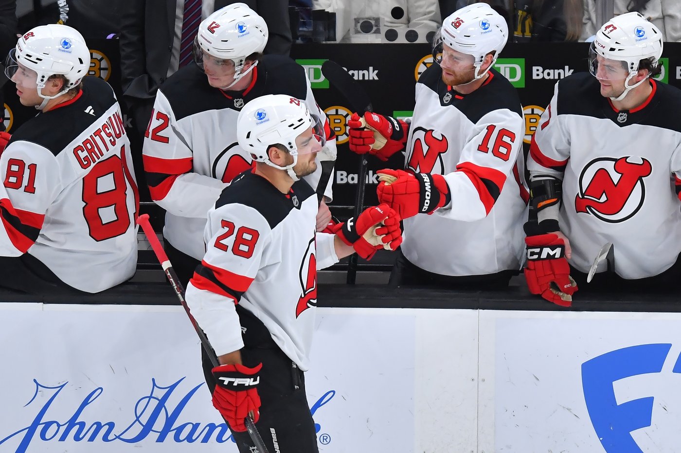 Jesper Bratt's goal, assist lead the Devils to a 4-1 victory over the Mammoth | iNFOnews.ca