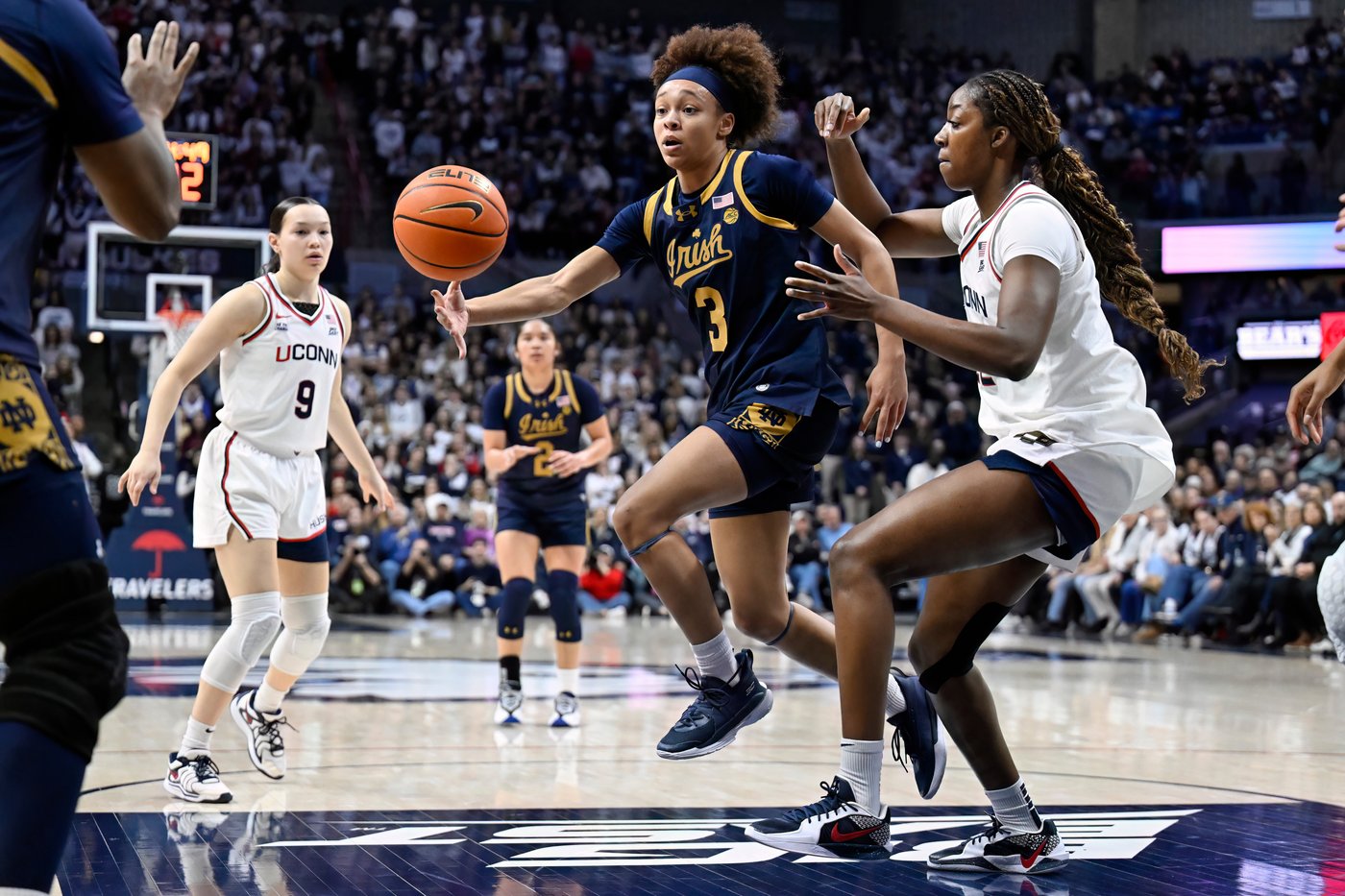 Hannah Hidalgo dominating on both ends of the court for Notre Dame | iNFOnews.ca Hannah Hidalgo dominating on both ends of the court for Notre Dame | iNFOnews.ca