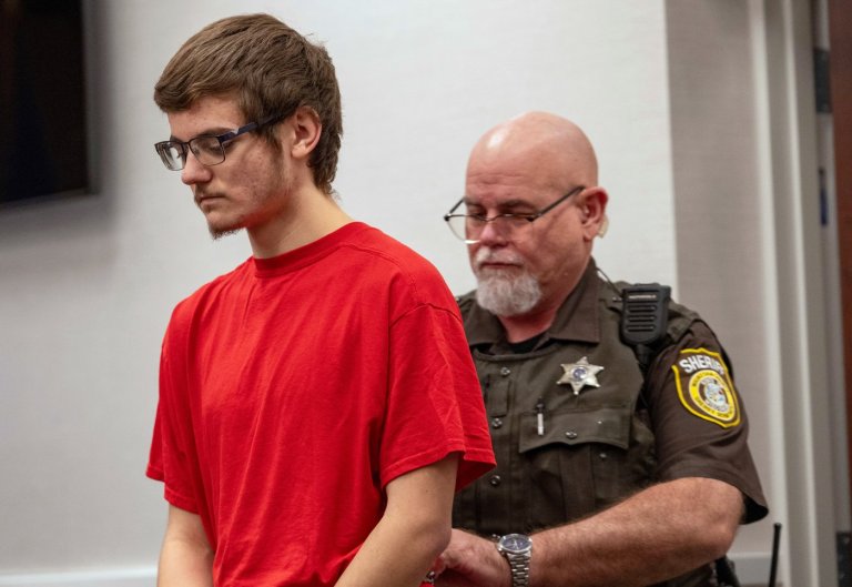 Wisconsin man accused of killing parents to fund Trump assassination plot set to enter plea deal | iNFOnews.ca