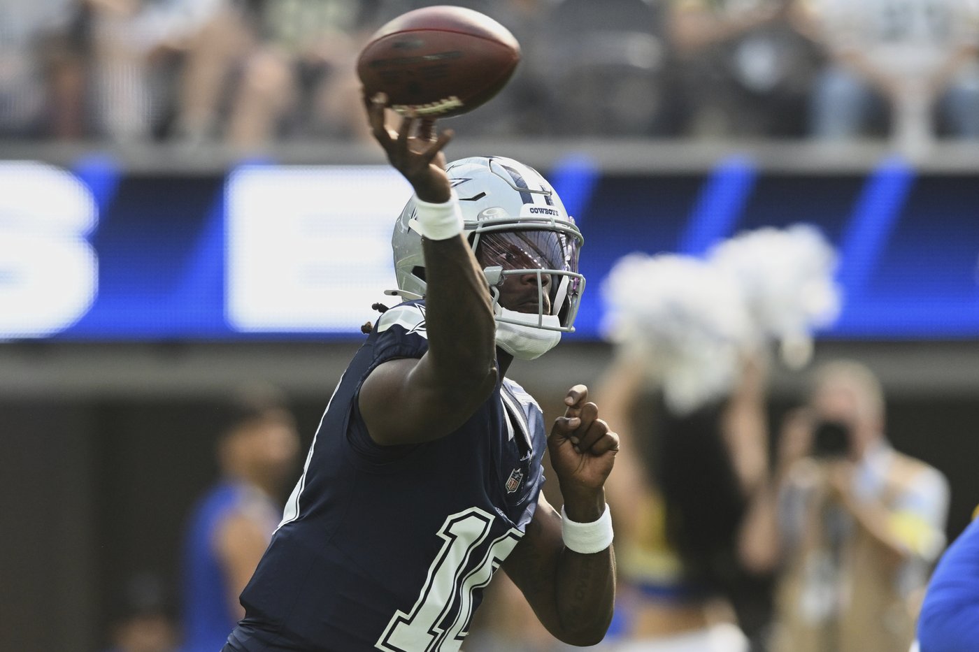 Stetson Bennett throws 2 TD passes, looks sharp in Rams' 31-21 preseason victory over Cowboys | iNFOnews.ca