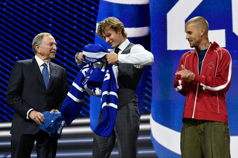 Toronto Maple Leafs sign No. 1 pick Gavin McKenna to entry-level deal | iNFOnews.ca