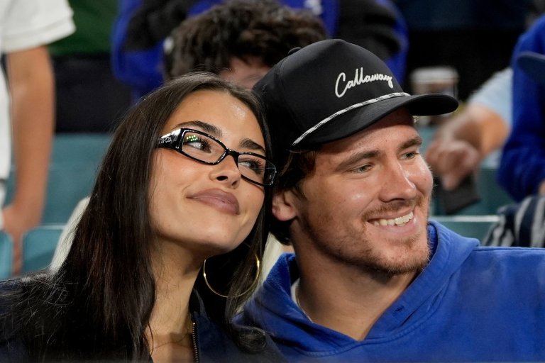 A ring before a playoff win for Justin Herbert, who gets engaged to singer Madison Beer | iNFOnews.ca