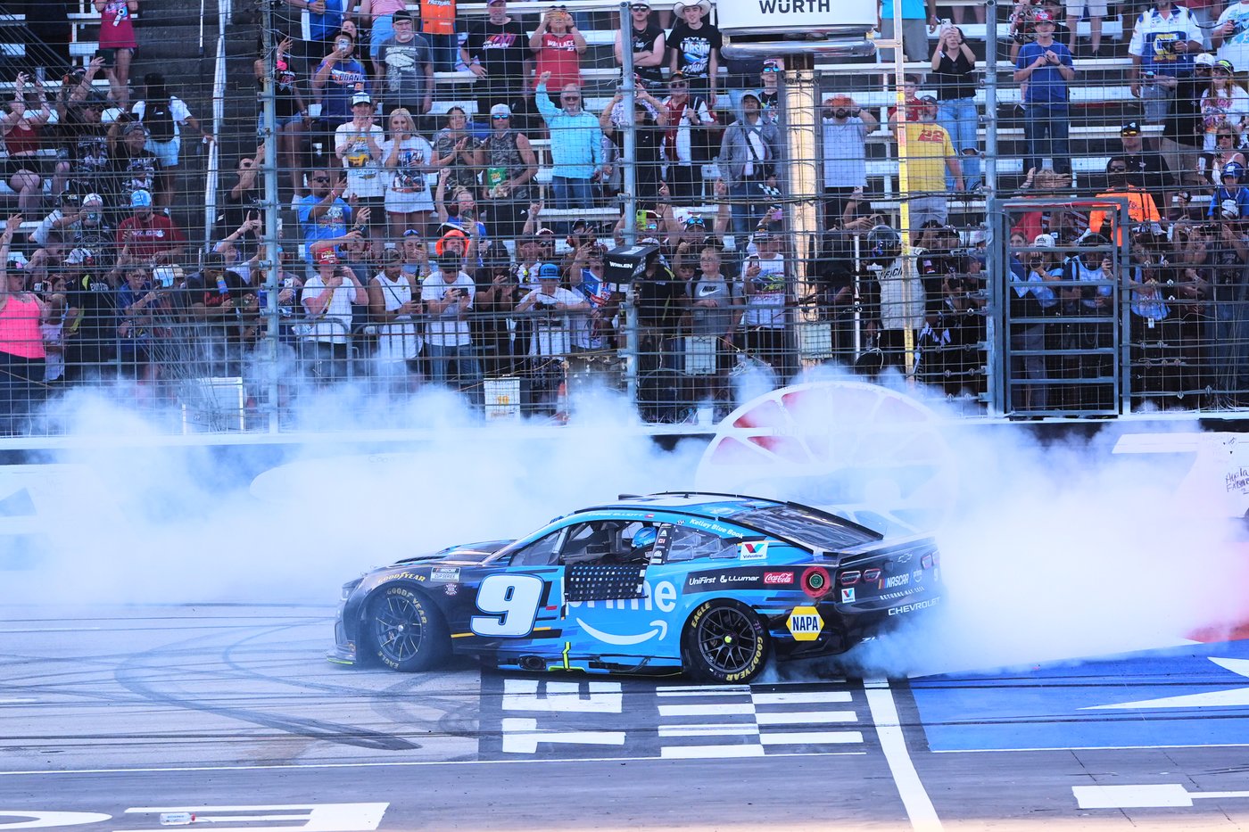 Chase Elliott had never before won 2 Cup races this early in a NASCAR season | iNFOnews.ca