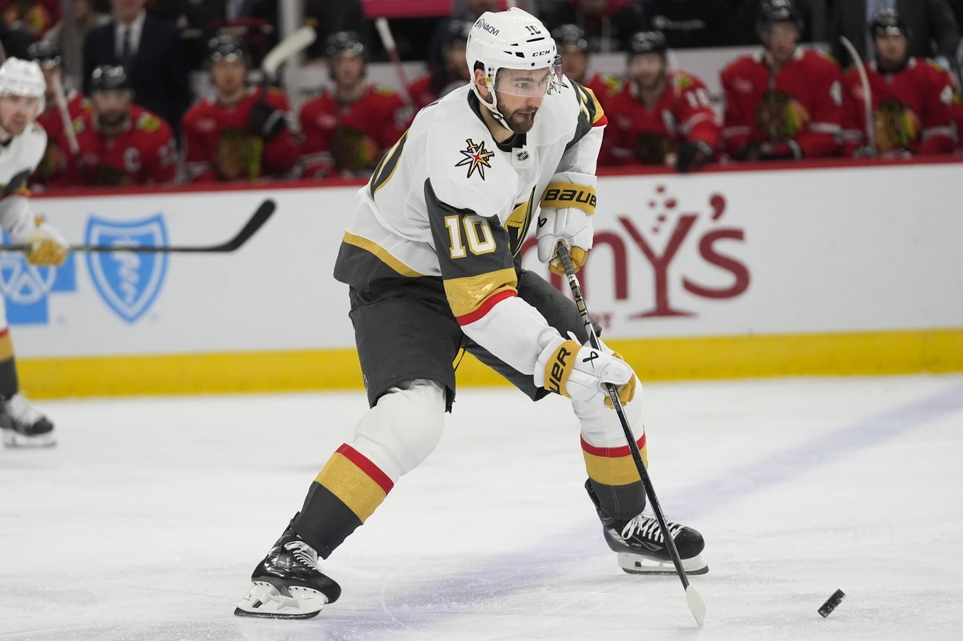 Bertuzzi, Jones help Blackhawks beat slumping Golden Knights 5-3. | iNFOnews.ca Bertuzzi, Jones help Blackhawks beat slumping Golden Knights 5-3. | iNFOnews.ca