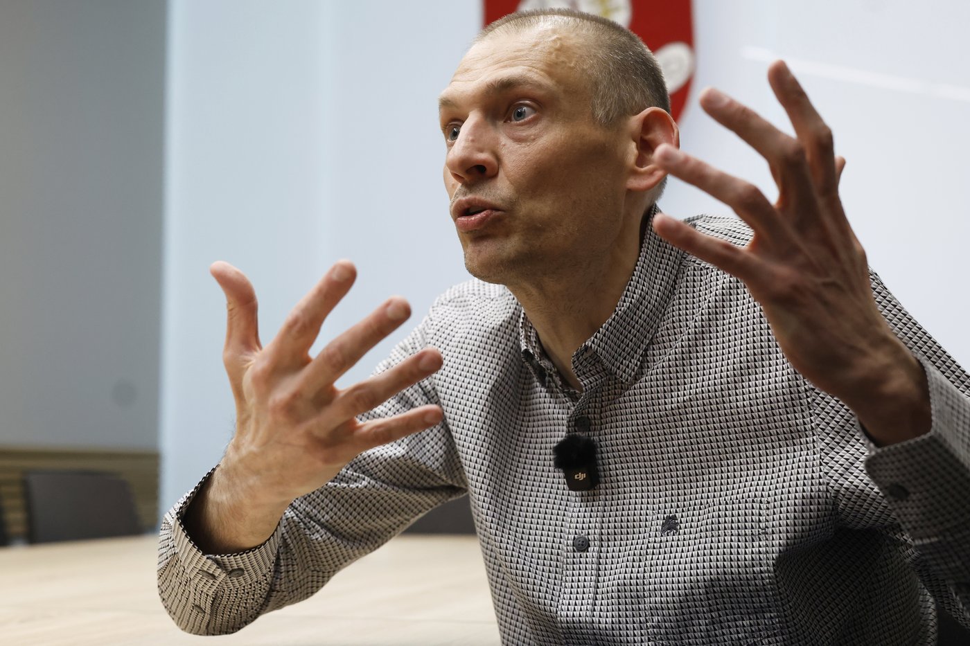 Freed from prison, Belarusian dissident Tsikhanouski tells AP about 5 years in solitary confinement | iNFOnews.ca
