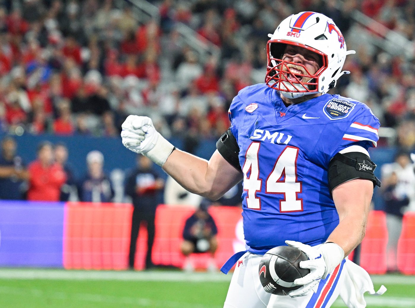 Jennings throws for 278 yards to lead SMU to 24-19 Holiday Bowl win over No. 21 Arizona | iNFOnews.ca