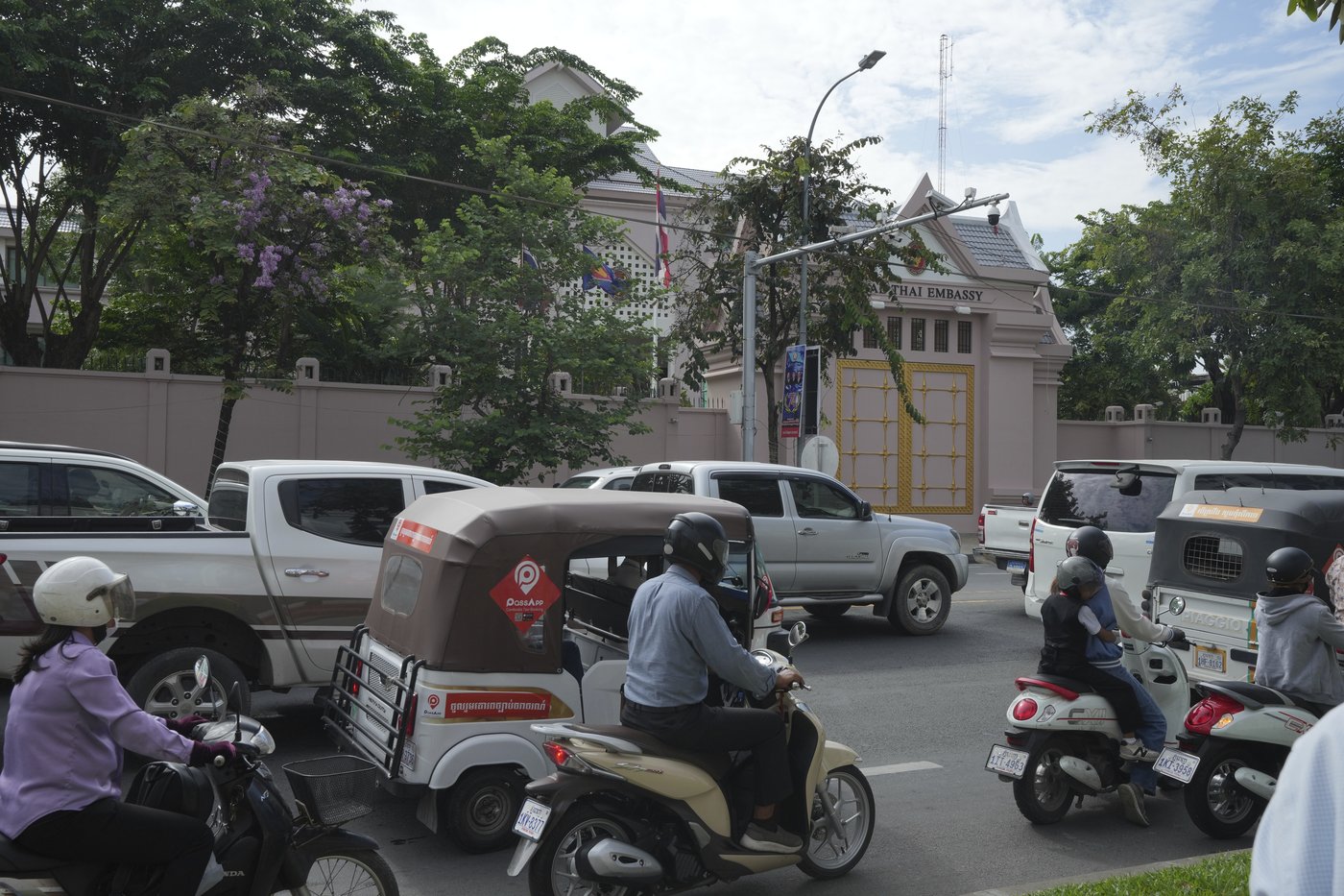 Thailand launches airstrikes on Cambodia as border clashes leave at least 14 dead | iNFOnews.ca