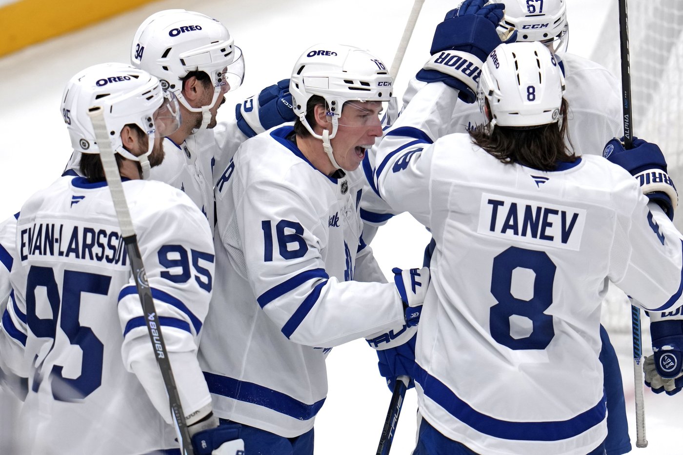 Bunting scores decisive power-play goal to power Penguins past Maple Leafs 5-2 | iNFOnews.ca