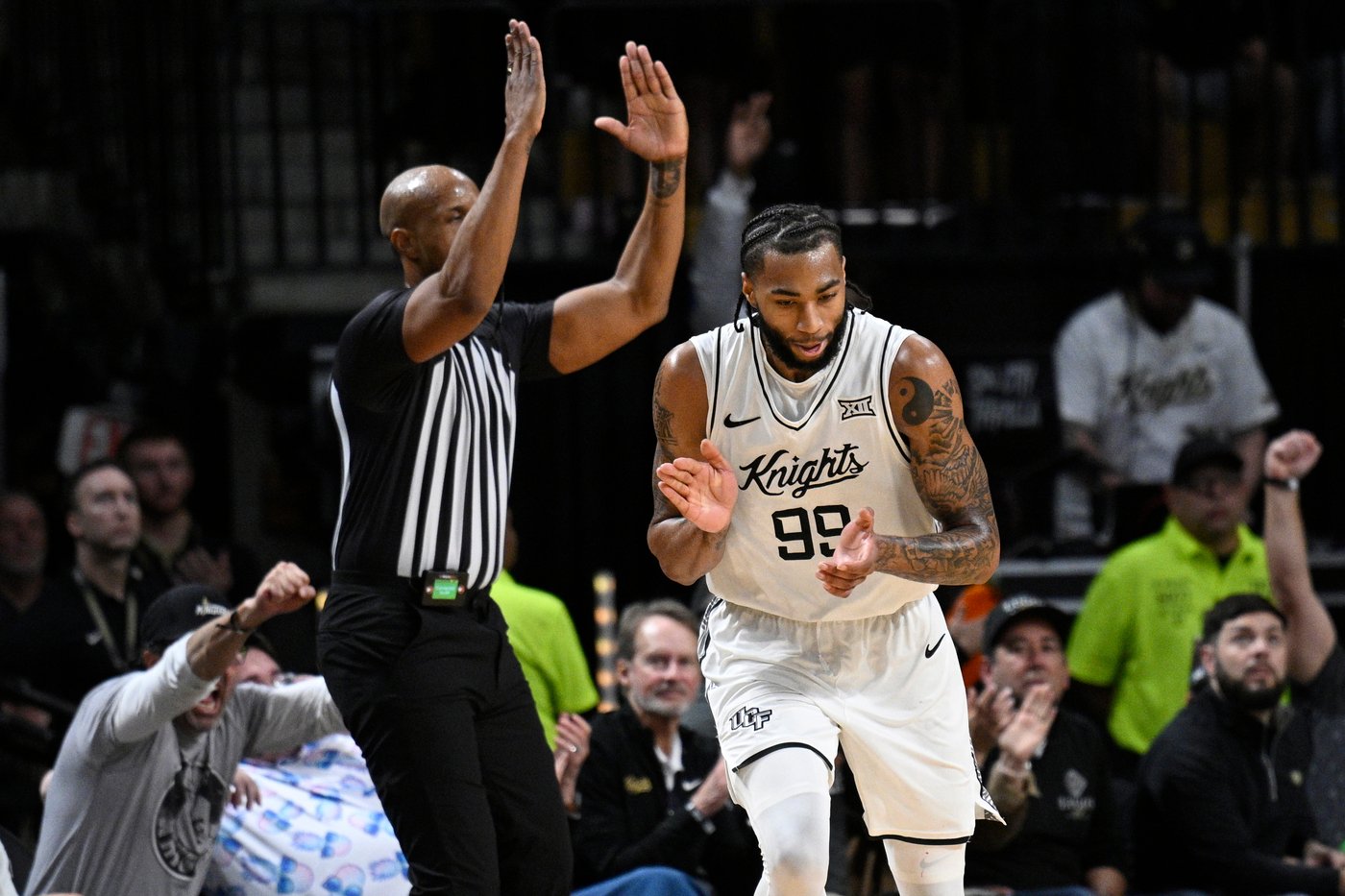 No. 1 Arizona's defense and 23 points from Jaden Bradley help beat UCF 84-77 | iNFOnews.ca