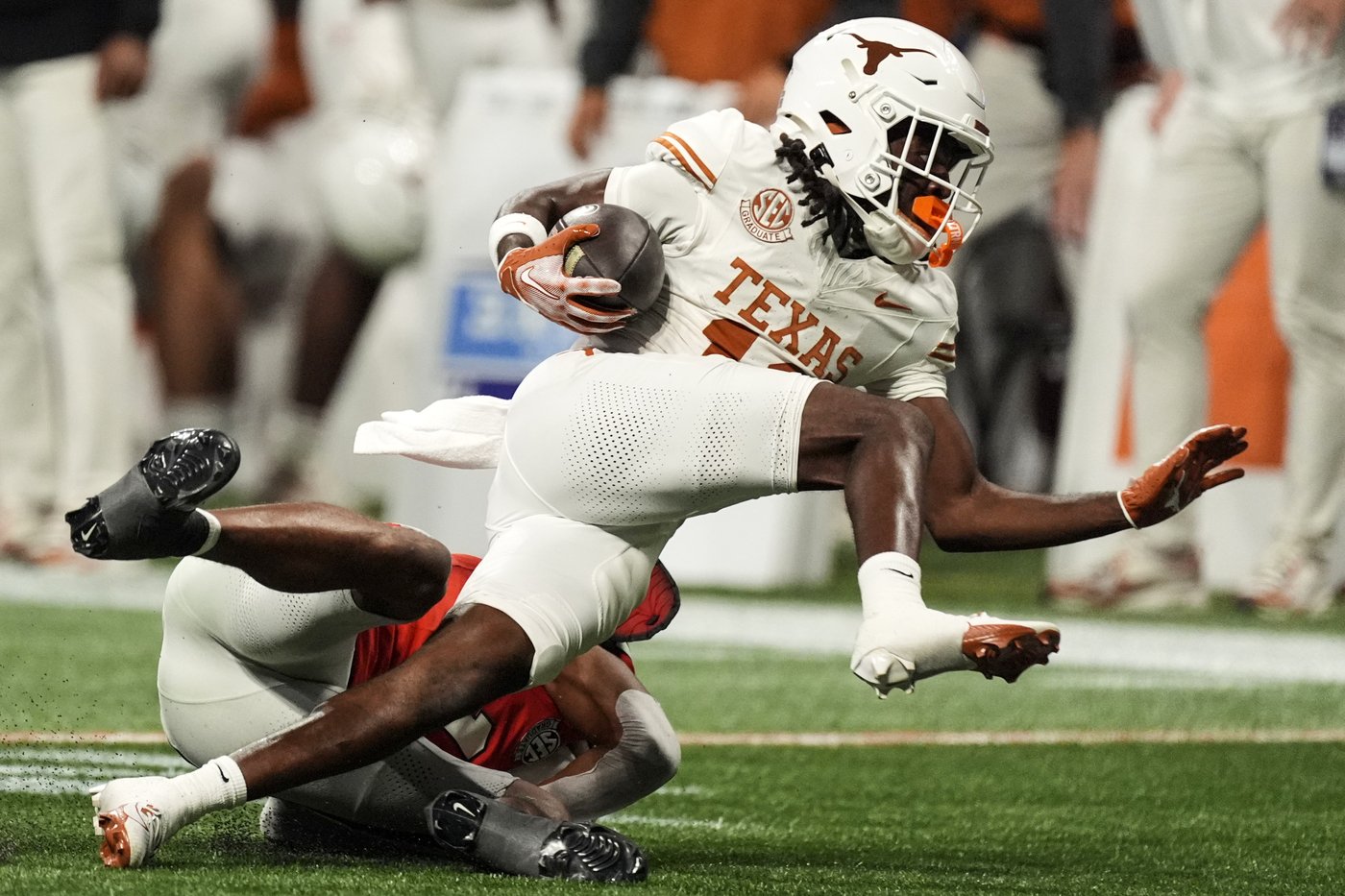 No. 5 Georgia pulls off another overtime stunner, beating No. 2 Texas 22-19 for SEC title | iNFOnews.ca