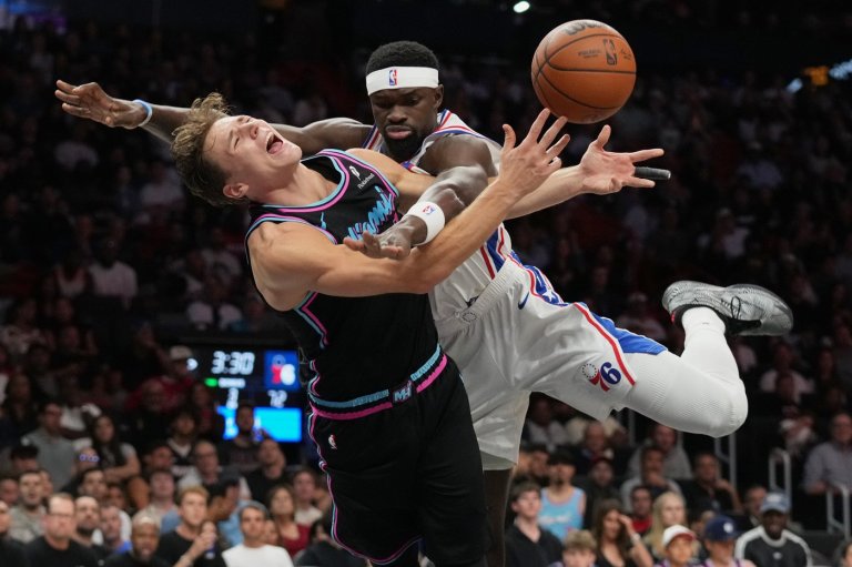 Heat rally late, pull away to beat 76ers | iNFOnews.ca