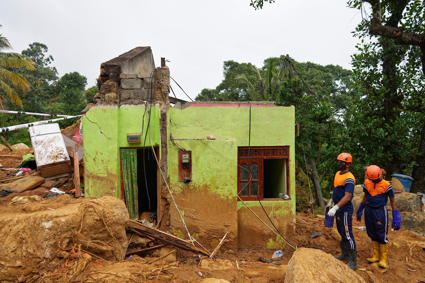 Sri Lanka tea workers struggle in poverty. Flooding cost many their lives | iNFOnews.ca