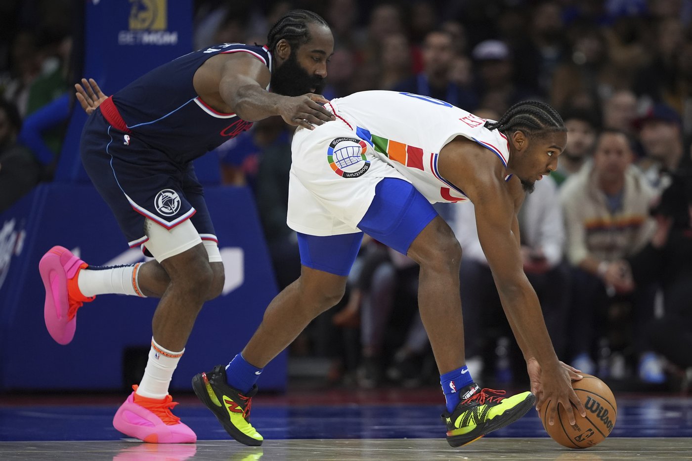 James Harden scores 23 points to lead Clippers to rout over his old 76ers team, 125-99 | iNFOnews.ca