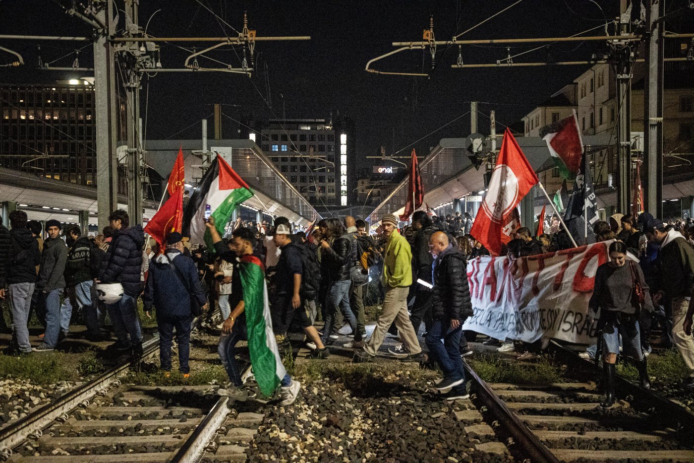 Activists say Israeli navy has begun intercepting a Gaza-bound aid flotilla | iNFOnews.ca