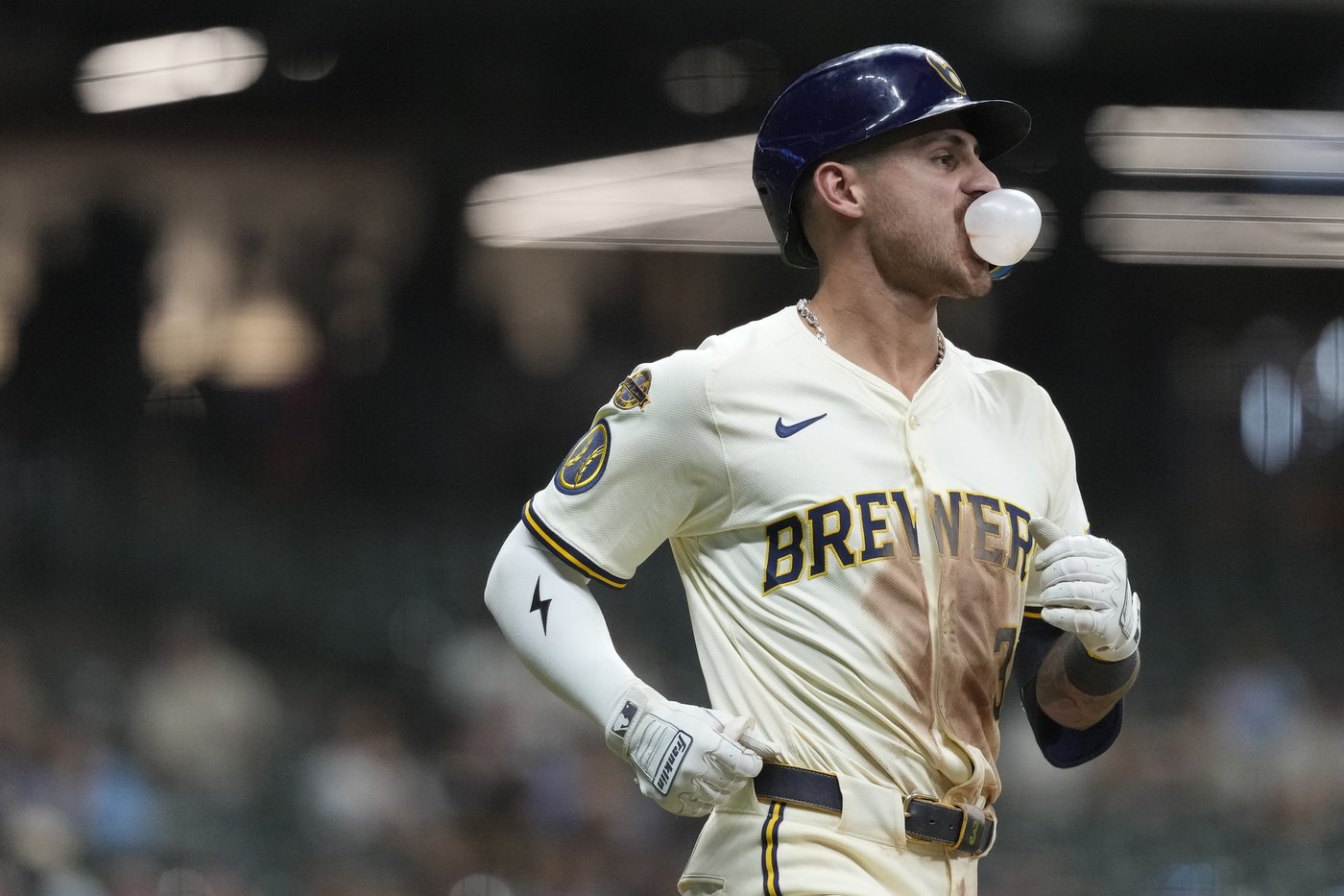 Turang's leadoff homer lifts Brewers over Pirates for 10th straight win | iNFOnews.ca