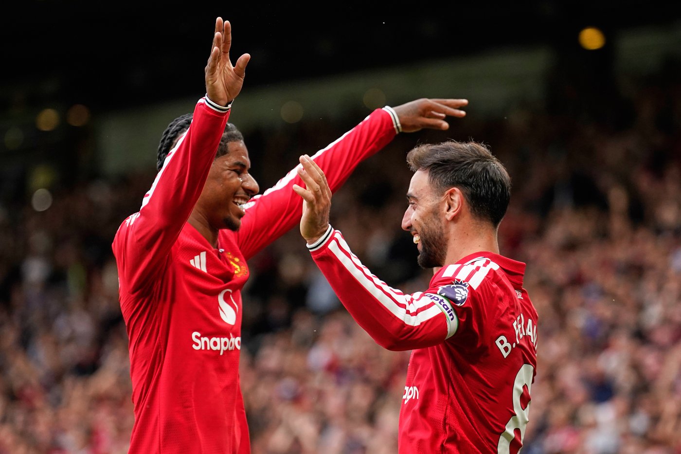 Premier League: Fernandes hat trick inspires United's comeback win as Palmer stars again for Chelsea | iNFOnews.ca