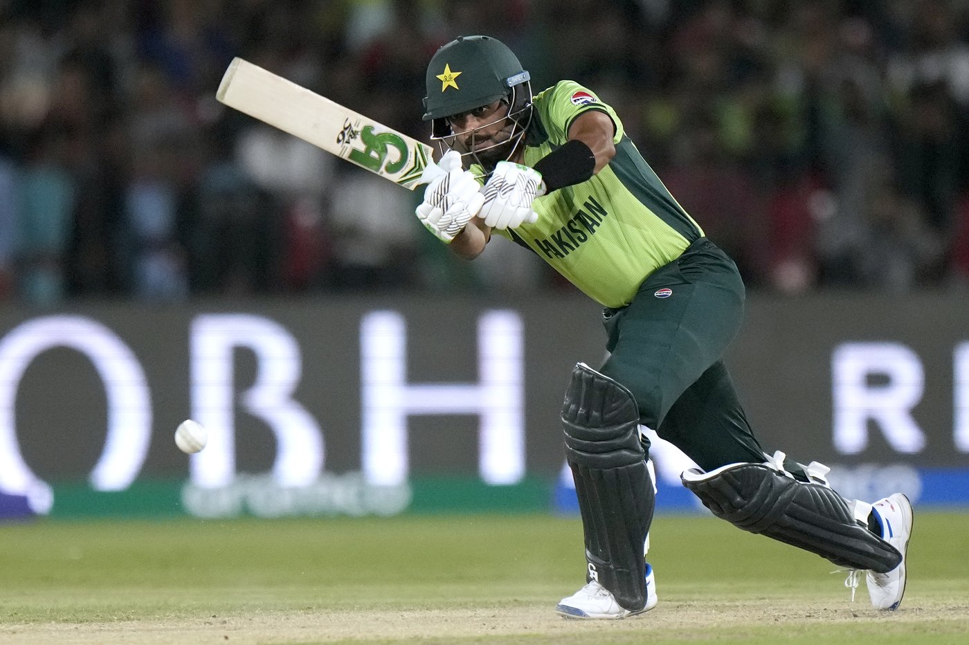 Latham and Young centuries propel New Zealand to big win over Pakistan in Champions Trophy opener | iNFOnews.ca Latham and Young centuries propel New Zealand to big win over Pakistan in Champions Trophy opener | iNFOnews.ca
