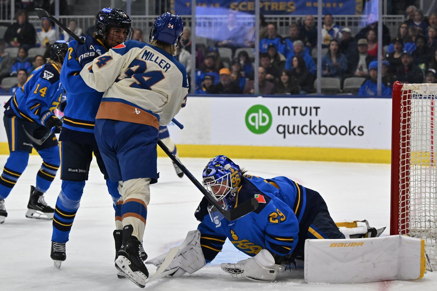 Goldeneyes hold off Sceptres, snap two-game skid in 3-2 win | iNFOnews.ca