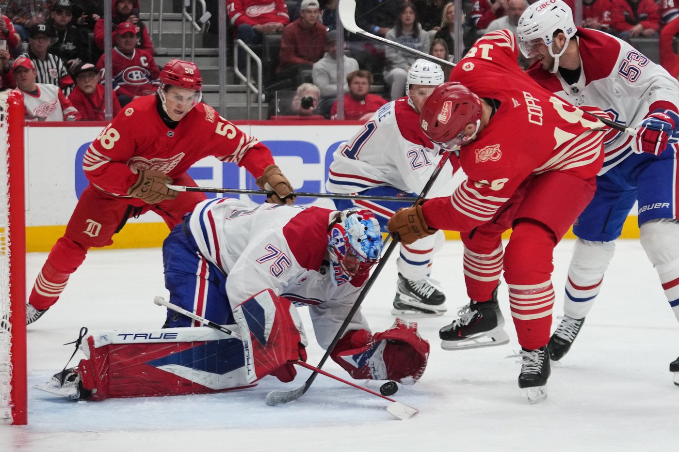 DeBrincat scores go-ahead goal and has two assists in Red Wings' 3-1 victory over Canadiens | iNFOnews.ca DeBrincat scores go-ahead goal and has two assists in Red Wings' 3-1 victory over Canadiens | iNFOnews.ca