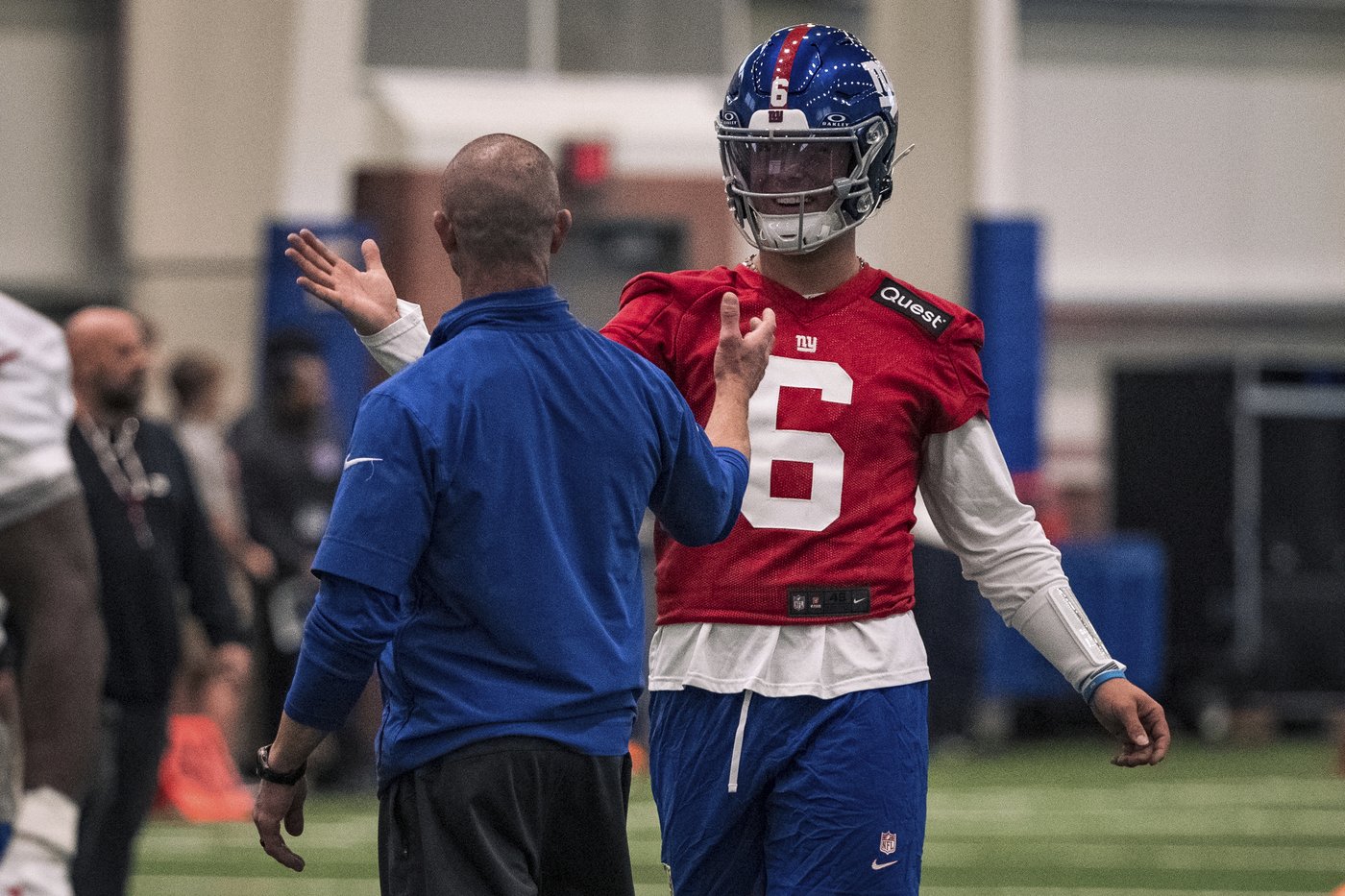 Giants first-round quarterback Jaxson Dart wearing sister's sparkling necklace for luck | iNFOnews.ca