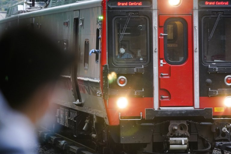 Onetime writer for FX's 'The Bear' taken off NYC train in handcuffs | iNFOnews.ca