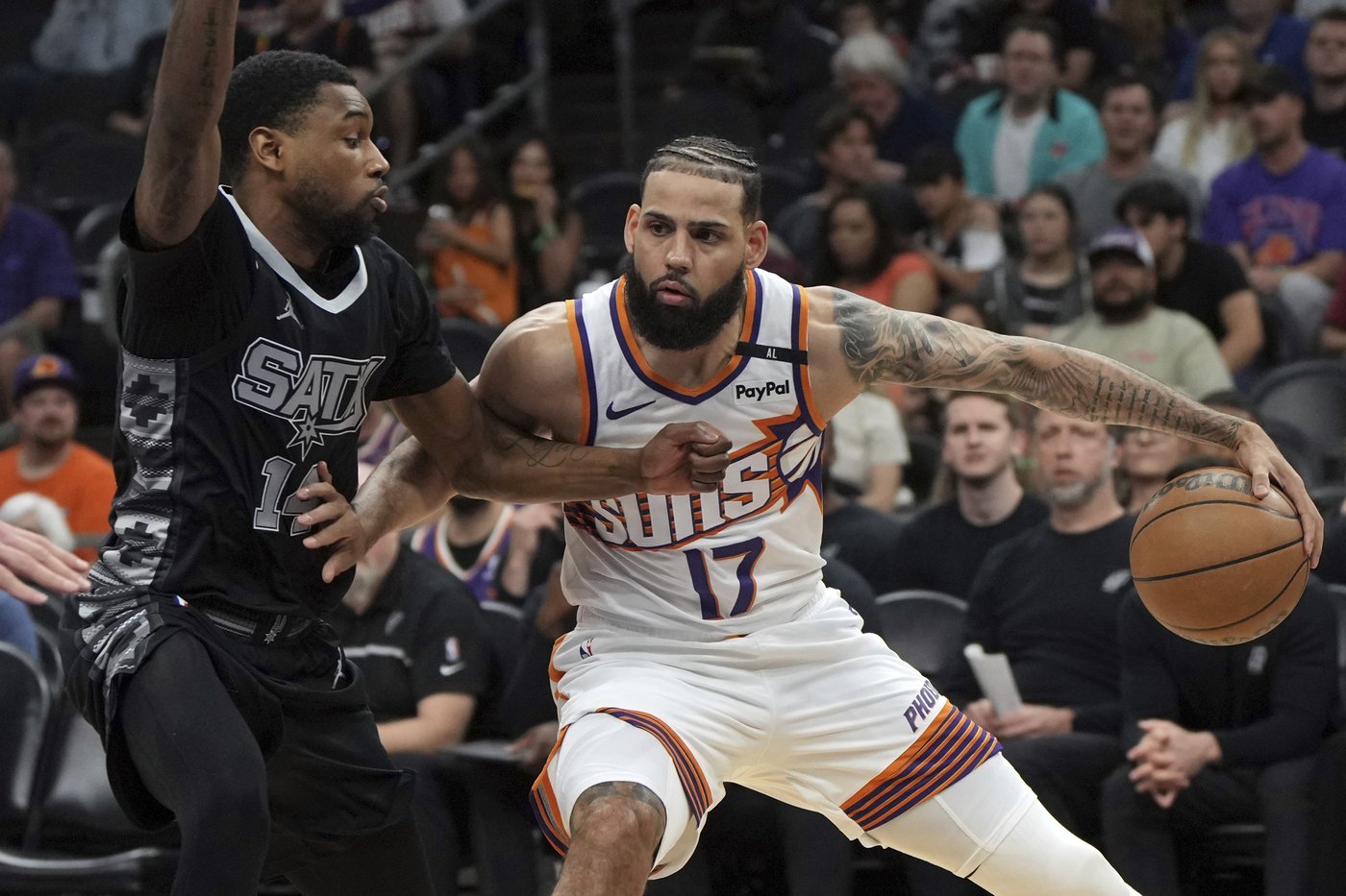 Ryan Dunn scores 26, Suns end 8-game losing streak with 117-98 win over Spurs in home finale | iNFOnews.ca