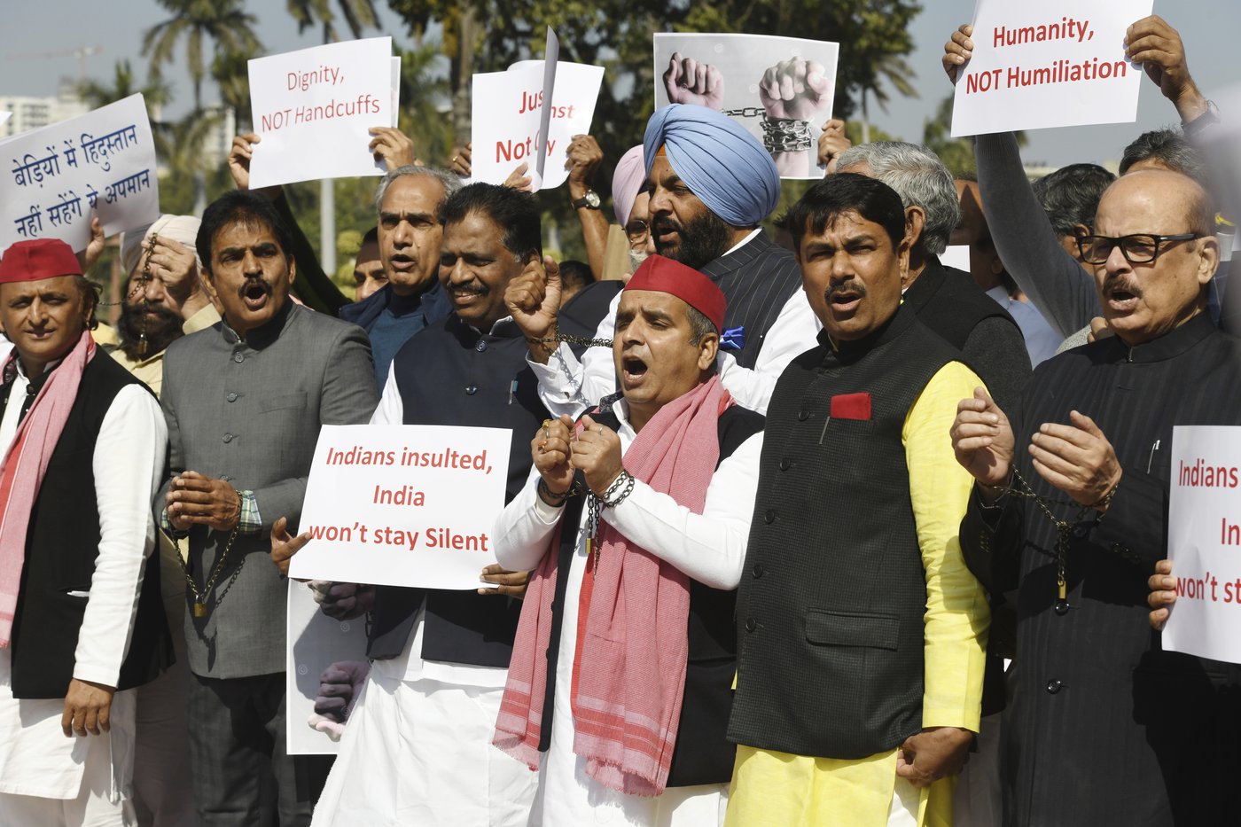 Opposition lawmakers protest alleged mistreatment of Indian deportees by US | iNFOnews.ca Opposition lawmakers protest alleged mistreatment of Indian deportees by US | iNFOnews.ca
