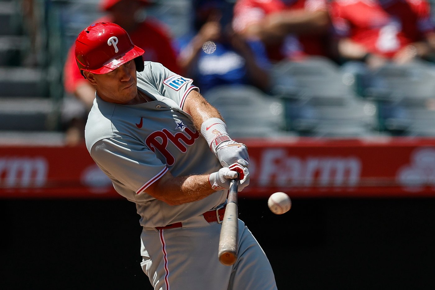 Wheeler throws 6 strong innings, Sosa hits go-ahead homer in Phillies' 5-2 win over Angels | iNFOnews.ca