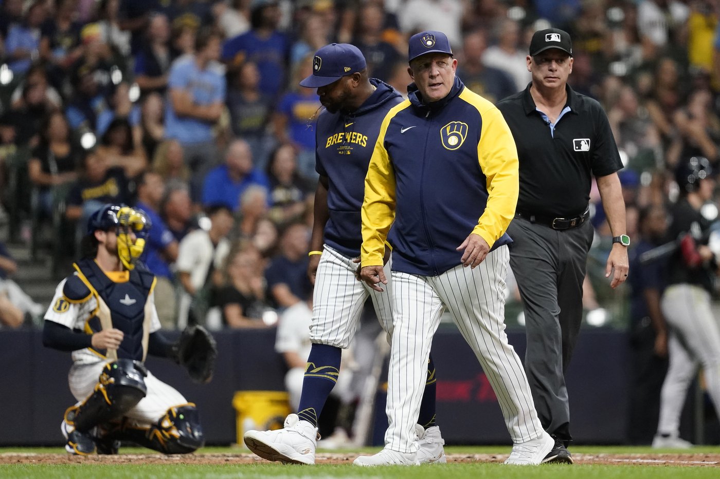 Pederson hits an early homer as the Diamondbacks blank the Brewers 5-0 | iNFOnews.ca Pederson hits an early homer as the Diamondbacks blank the Brewers 5-0 | iNFOnews.ca