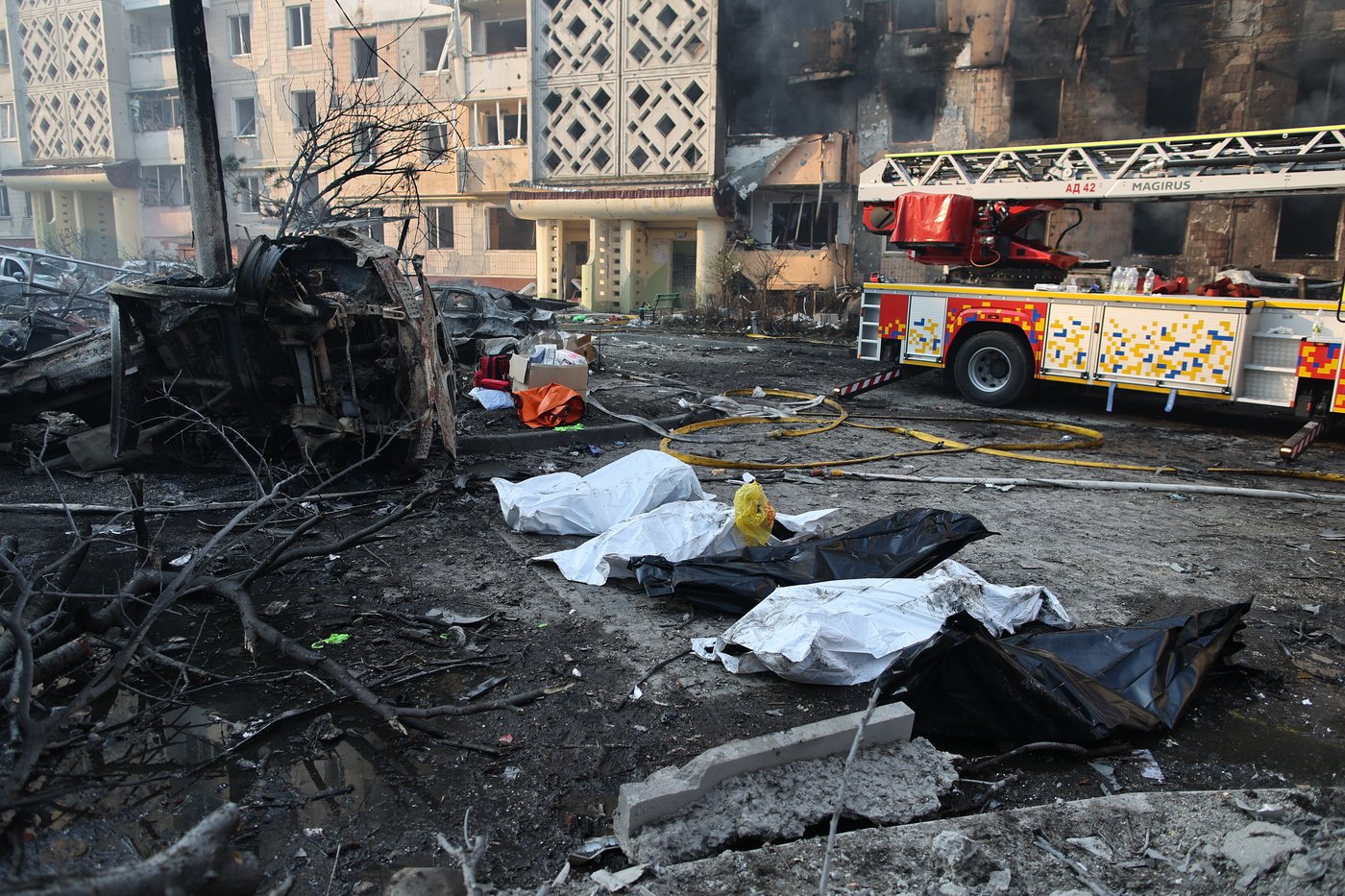 Russian attack kills 25 in Ukraine’s Ternopil as Zelenskyy meets Erdogan in Turkey | iNFOnews.ca