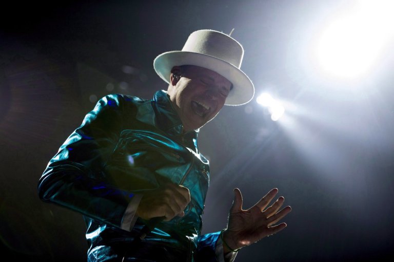 ‘I wish it could have gone forever’: Gord Sinclair remembers the Tragically Hip’s final tour | iNFOnews.ca