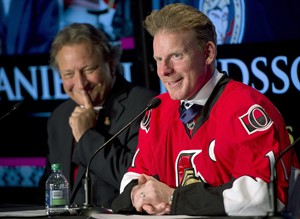 Former teammates praise Alfredsson, say quiet captain's actions spoke volumes | iNFOnews.ca CP30973867