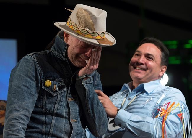 Downie, visibly touched, urges Canadians, aboriginals to embrace reconciliation | iNFOnews.ca